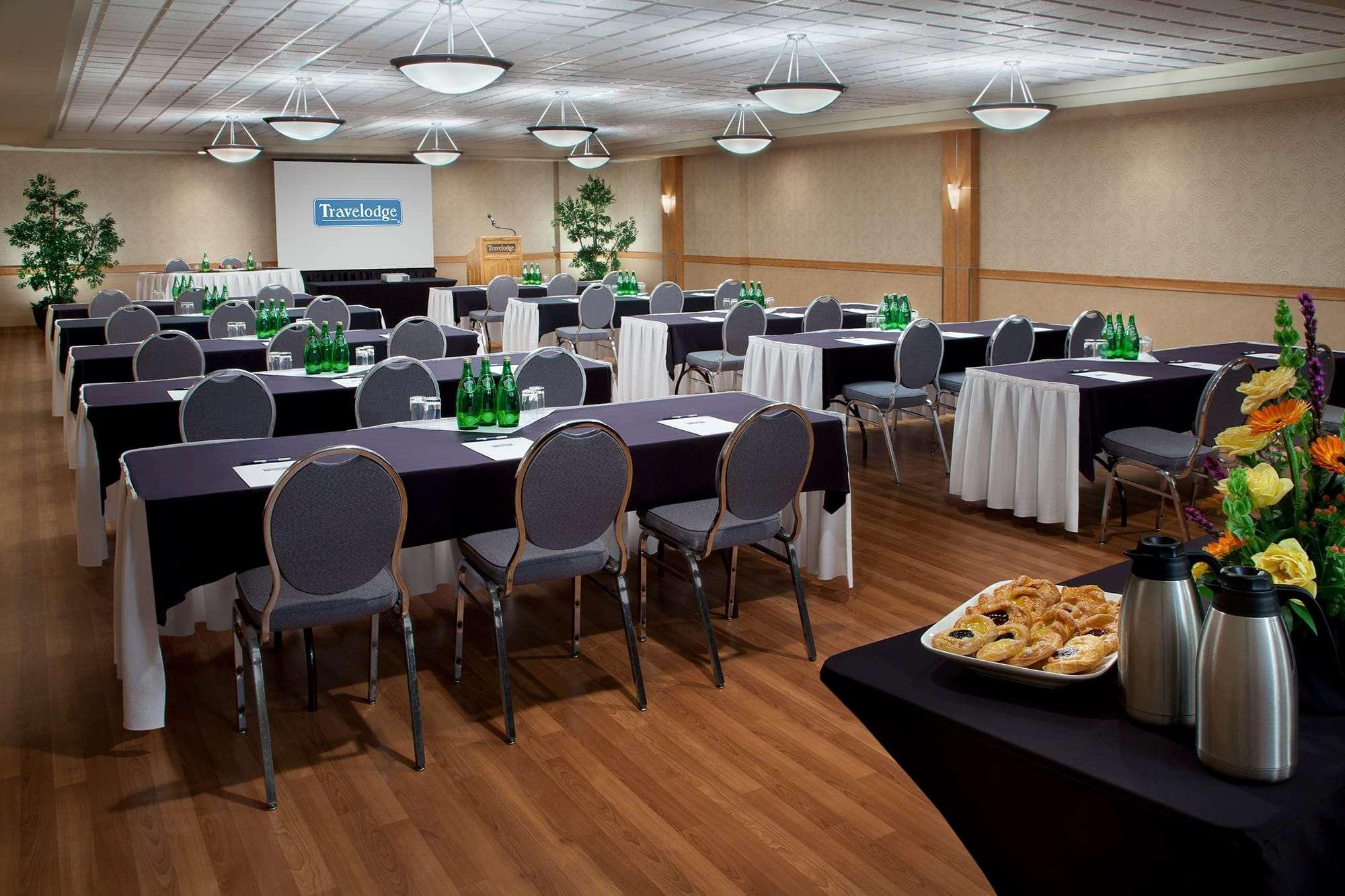 Travelodge Hotel By Wyndham Saskatoon Exteriér fotografie