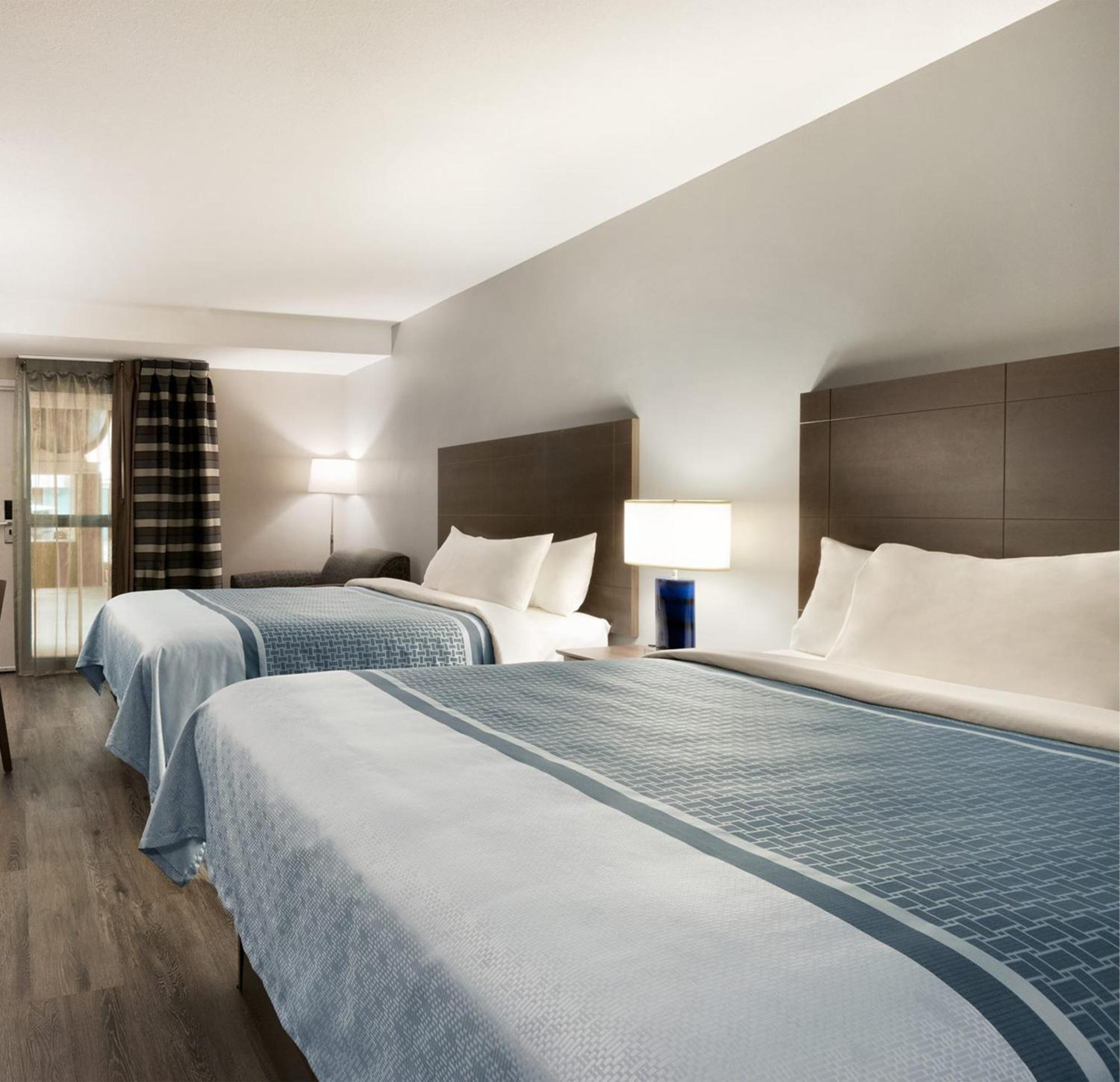 Travelodge Hotel By Wyndham Saskatoon Exteriér fotografie