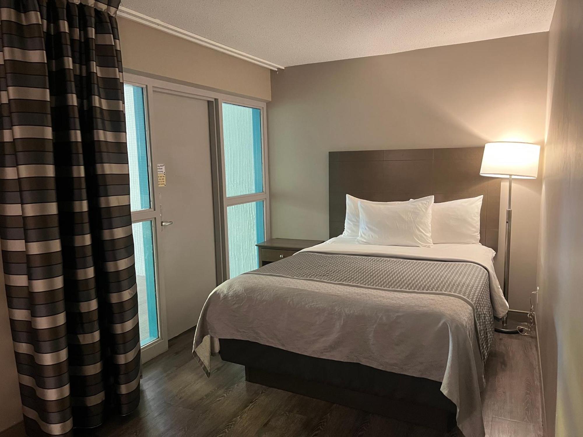 Travelodge Hotel By Wyndham Saskatoon Exteriér fotografie