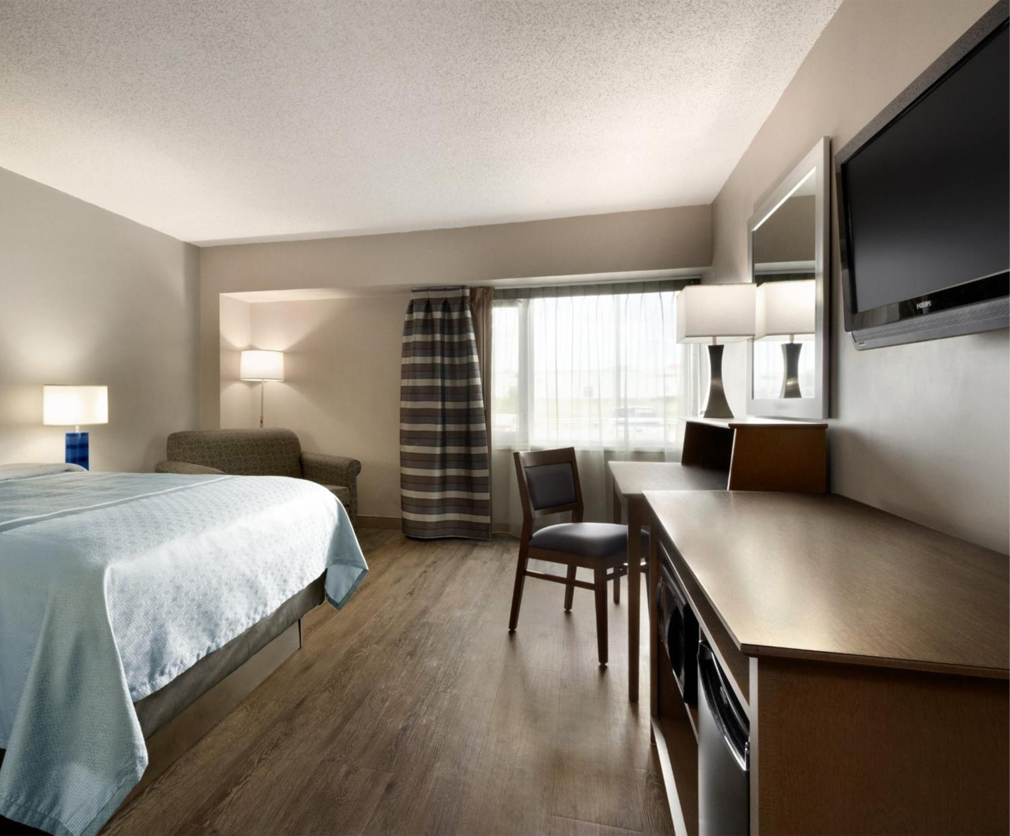 Travelodge Hotel By Wyndham Saskatoon Exteriér fotografie