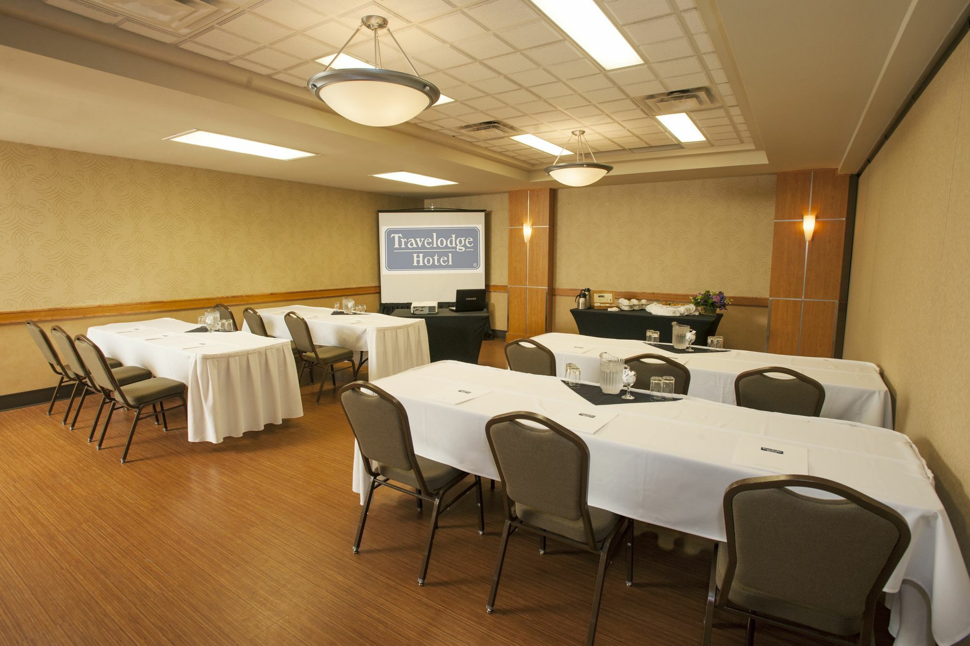 Travelodge Hotel By Wyndham Saskatoon Exteriér fotografie
